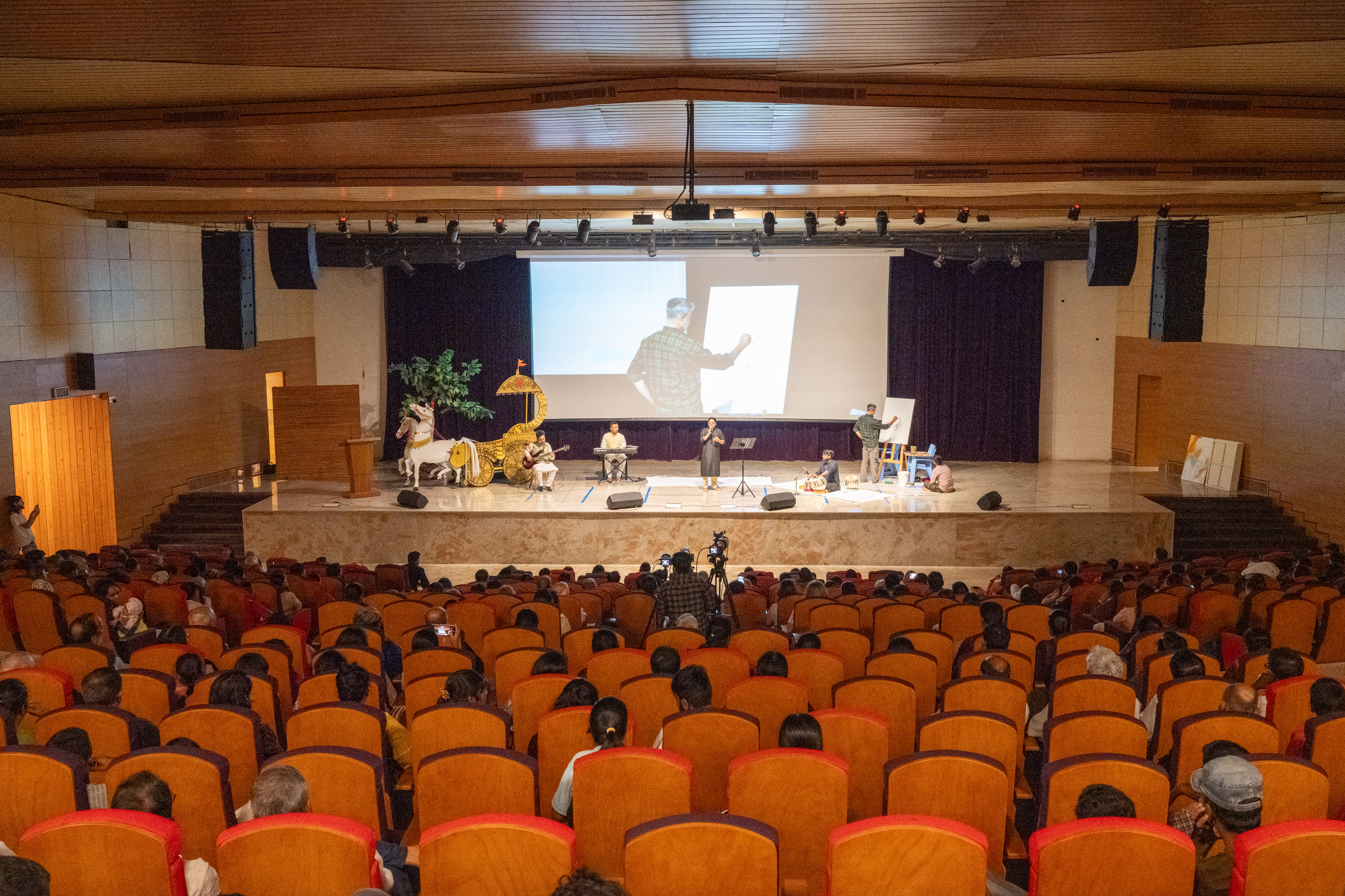 Management and leadership at HARI